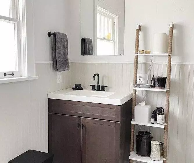 Luxe Glacier Getaway: Walk To Downtown Kalispell!