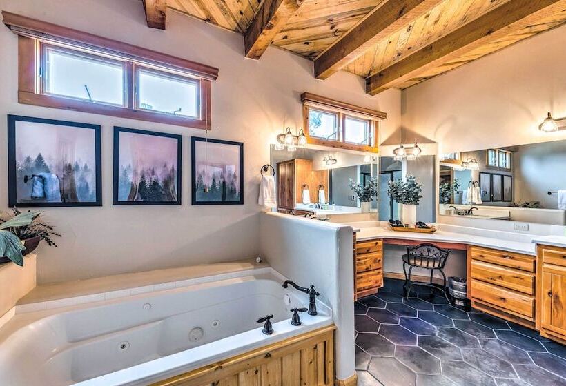 Luxe Ruidoso Home W/ Hot Tub + Mountain Views
