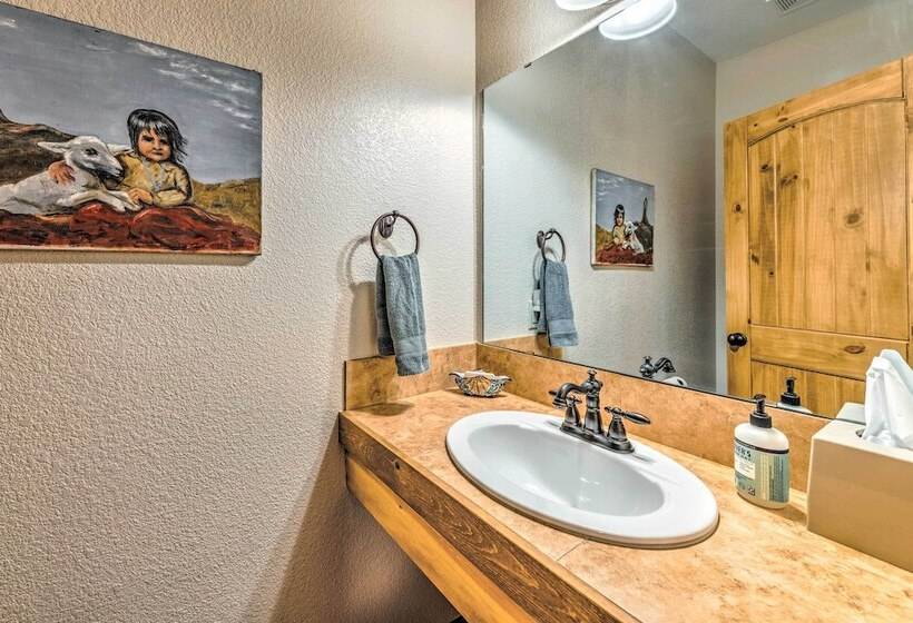 Luxe Ruidoso Home W/ Hot Tub + Mountain Views