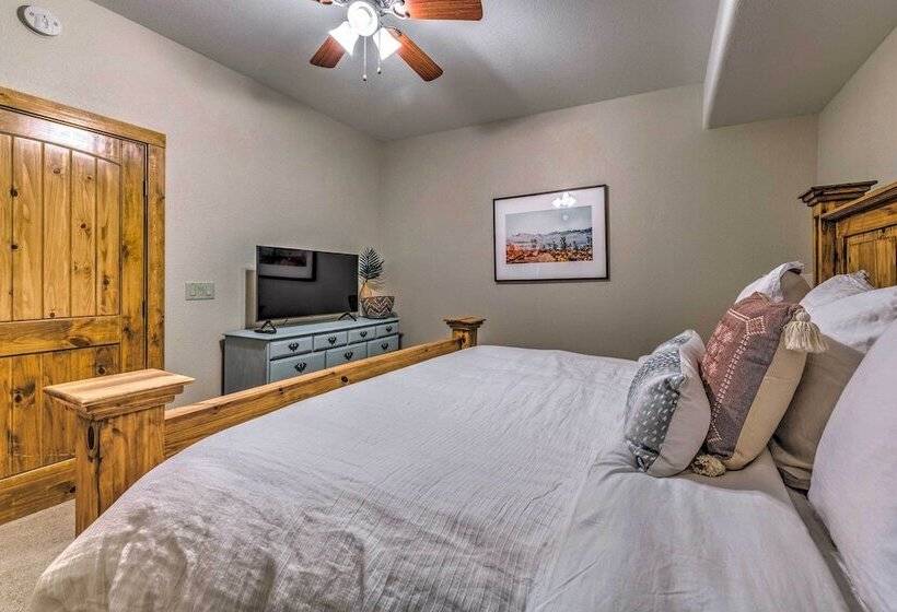 Luxe Ruidoso Home W/ Hot Tub + Mountain Views