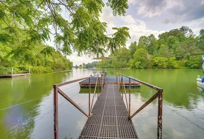 Modern Tims Ford Lake Home W/ Private Dock & Pool!