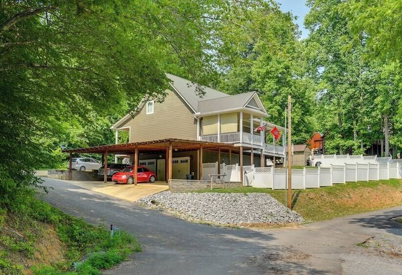 Modern Tims Ford Lake Home W/ Private Dock & Pool!