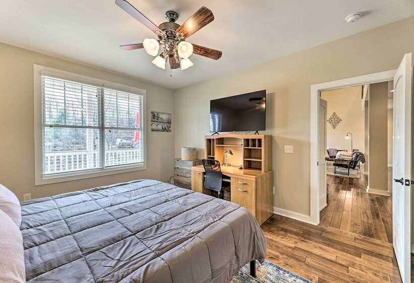 Modern Tims Ford Lake Home W/ Private Dock & Pool!