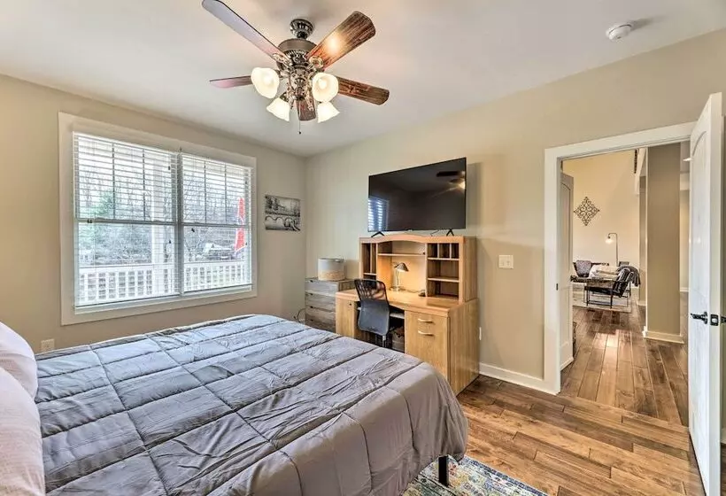 Modern Tims Ford Lake Home W/ Private Dock & Pool!