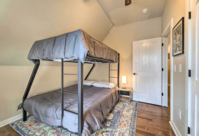 Modern Tims Ford Lake Home W/ Private Dock & Pool!