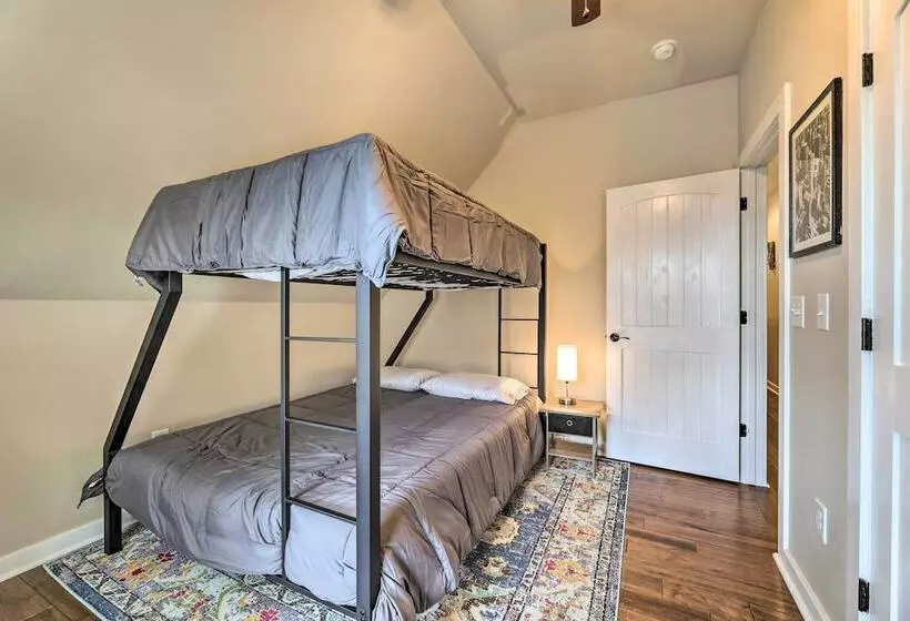 Modern Tims Ford Lake Home W/ Private Dock & Pool!