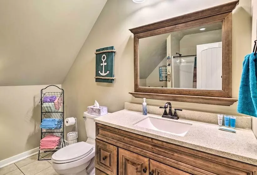 Modern Tims Ford Lake Home W/ Private Dock & Pool!