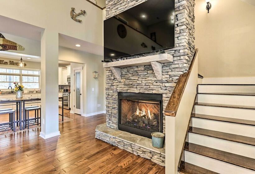 Modern Tims Ford Lake Home W/ Private Dock & Pool!