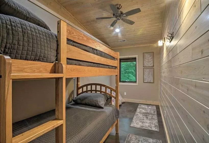 Modern Arcadia Farmhouse On 80 Acres W/ Fire Pit!