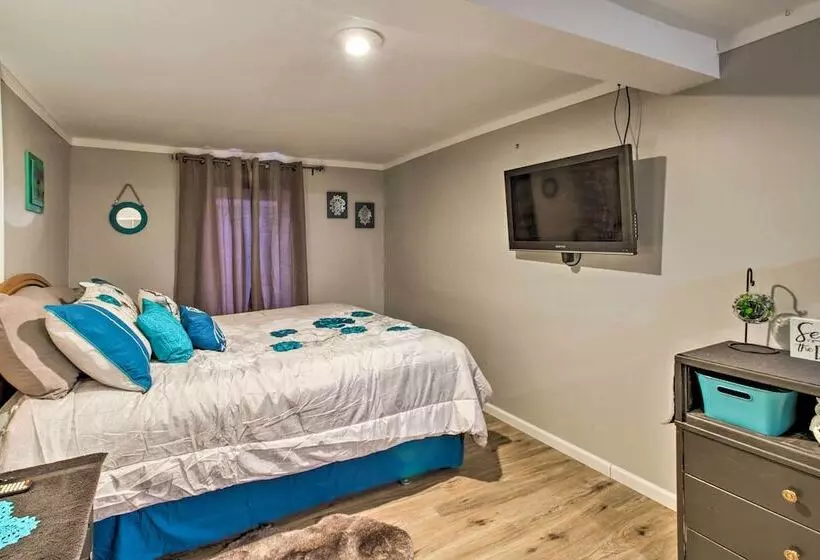 Modern Crosby Retreat < 1 Mi To Serpent Lake!