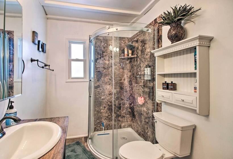 Modern Crosby Retreat < 1 Mi To Serpent Lake!