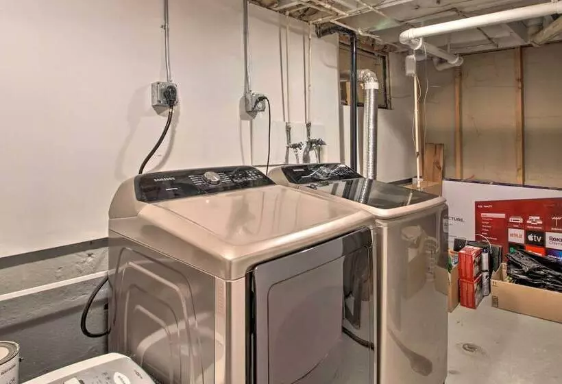 Modern Crosby Retreat < 1 Mi To Serpent Lake!