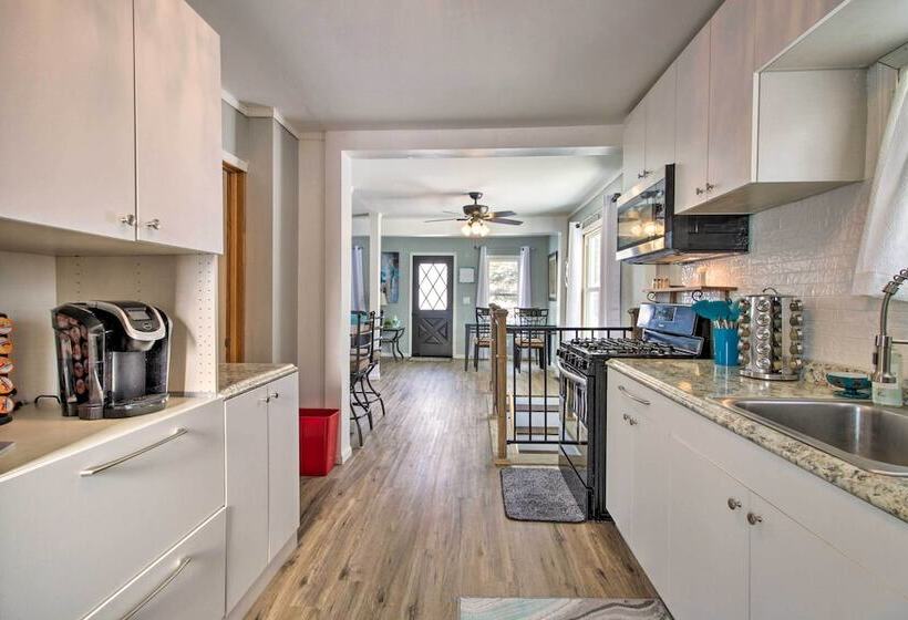 Modern Crosby Retreat < 1 Mi To Serpent Lake!