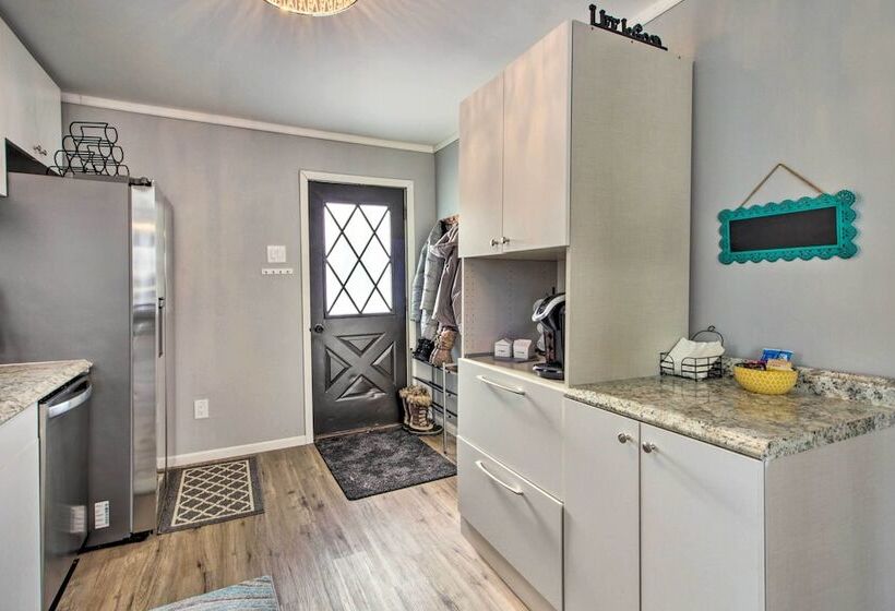 Modern Crosby Retreat < 1 Mi To Serpent Lake!