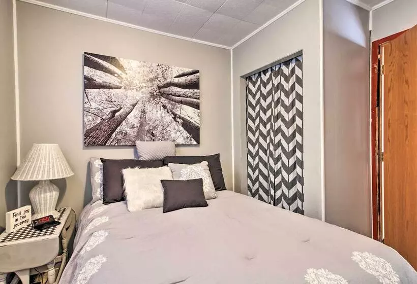 Modern Crosby Retreat < 1 Mi To Serpent Lake!