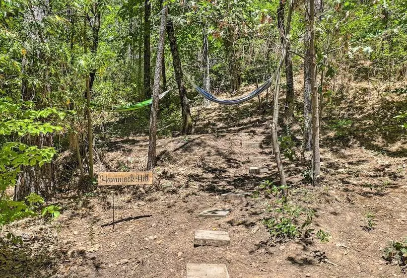 Loch Lomond Cabin W/ Hot Tub, Near Wineries!