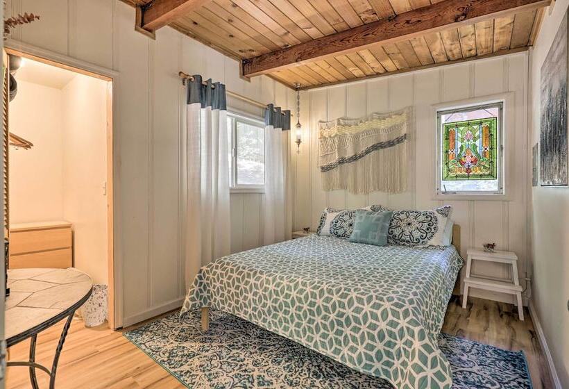 Loch Lomond Cabin W/ Hot Tub, Near Wineries!