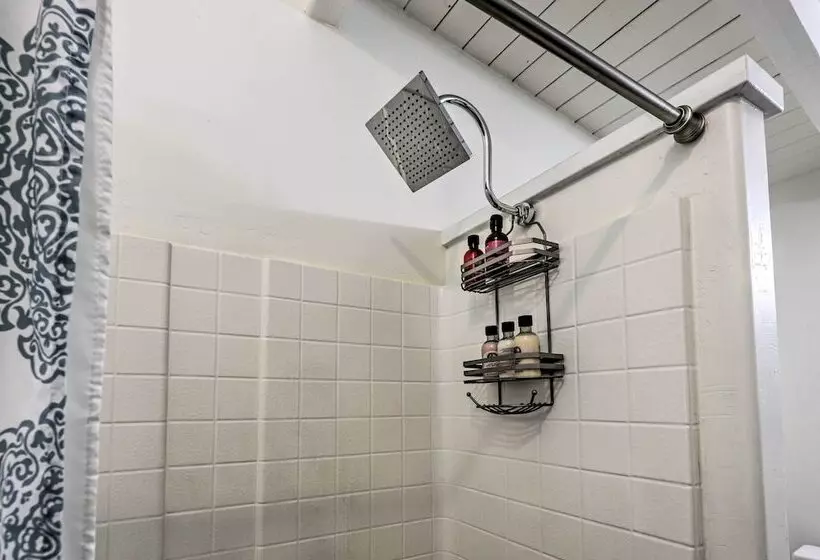 Loch Lomond Cabin W/ Hot Tub, Near Wineries!