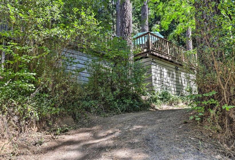 Loch Lomond Cabin W/ Hot Tub, Near Wineries!