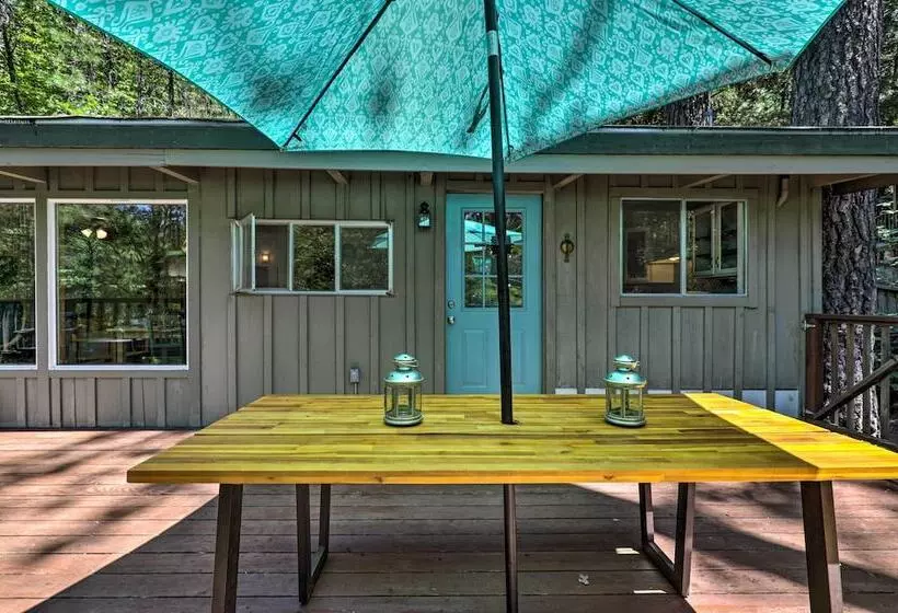 Loch Lomond Cabin W/ Hot Tub, Near Wineries!