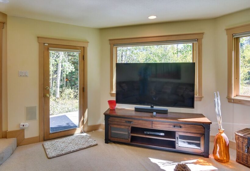 Mountain Home ~ 5 Mi To Winter Park Resort!