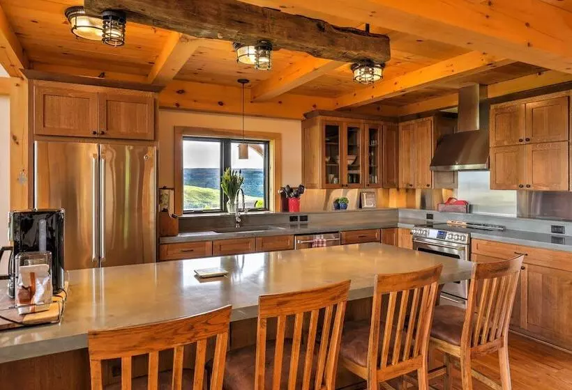 Naples Cabin W/ Lake Views & Wraparound Deck!