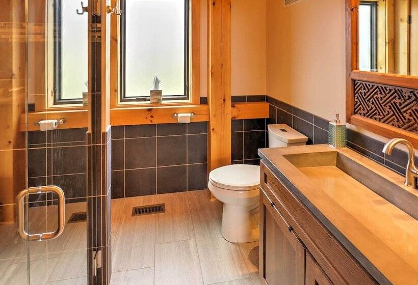 Naples Cabin W/ Lake Views & Wraparound Deck!