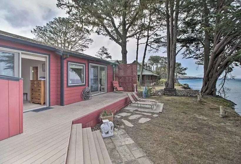 Oceanfront Point Arena House W/ Lovely Deck!