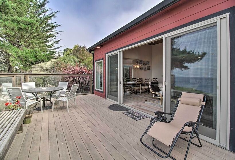 Oceanfront Point Arena House W/ Lovely Deck!
