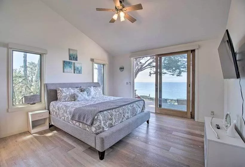 Oceanfront Point Arena House W/ Lovely Deck!