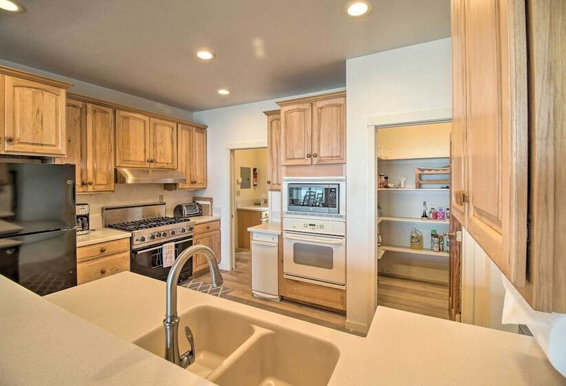 Oceanfront Point Arena House W/ Lovely Deck!