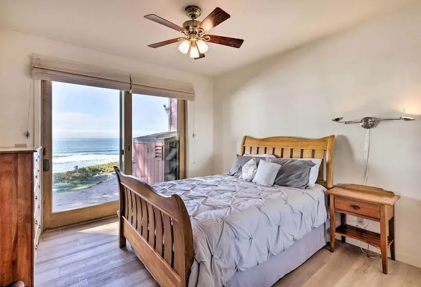 Oceanfront Point Arena House W/ Lovely Deck!