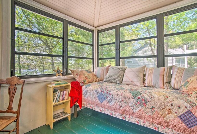 Peaceful Long Pond Cottage W/ Dock & Views