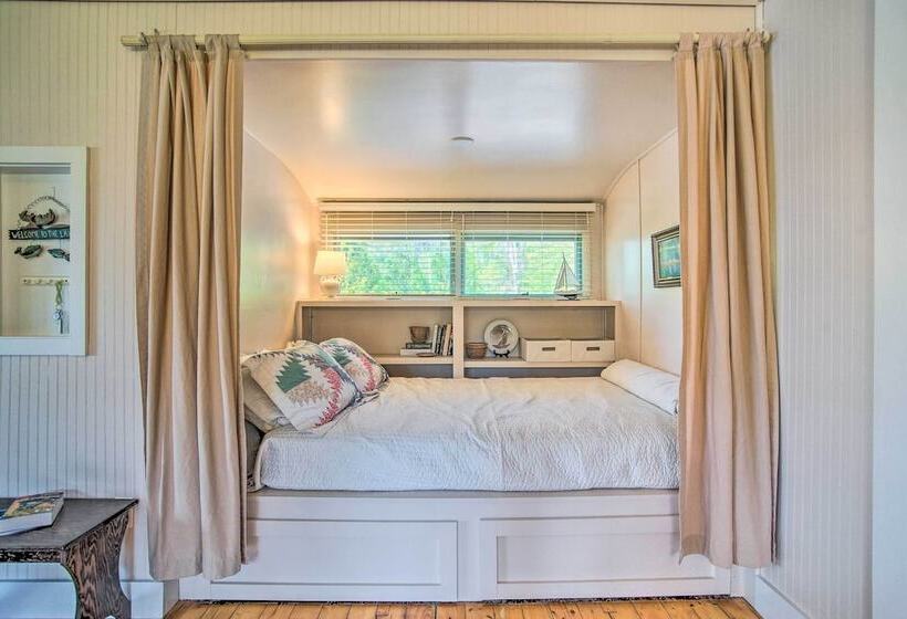 Peaceful Long Pond Cottage W/ Dock & Views