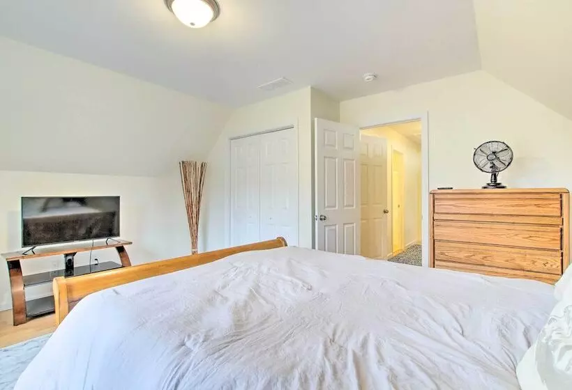 Pet Friendly Lebanon House W/ Lake Access!