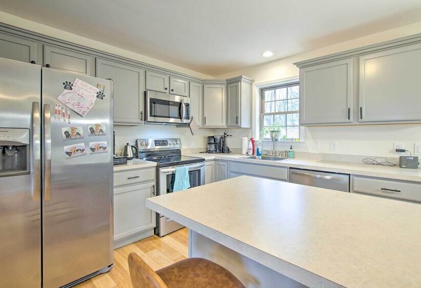Pet Friendly Lebanon House W/ Lake Access!