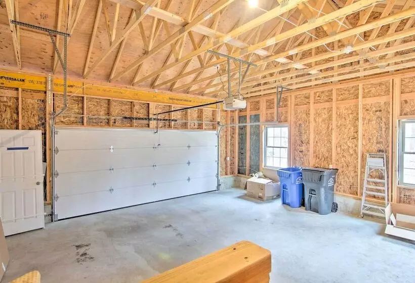 Pet Friendly Lebanon House W/ Lake Access!