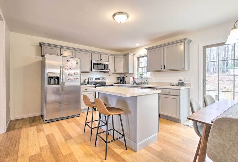 Pet Friendly Lebanon House W/ Lake Access!