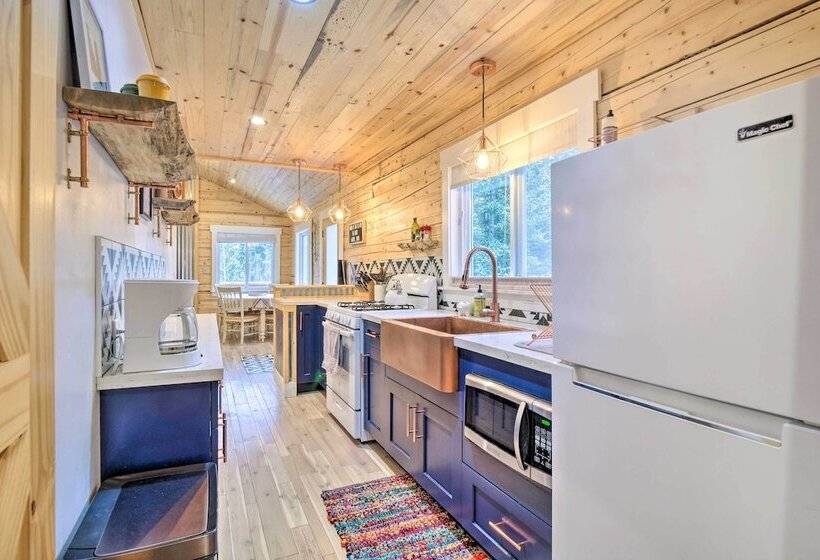 Picturesque Alma Log Cabin W/ Deck & Grill!