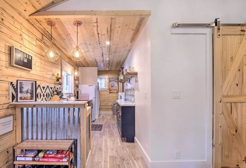 Picturesque Alma Log Cabin W/ Deck & Grill!