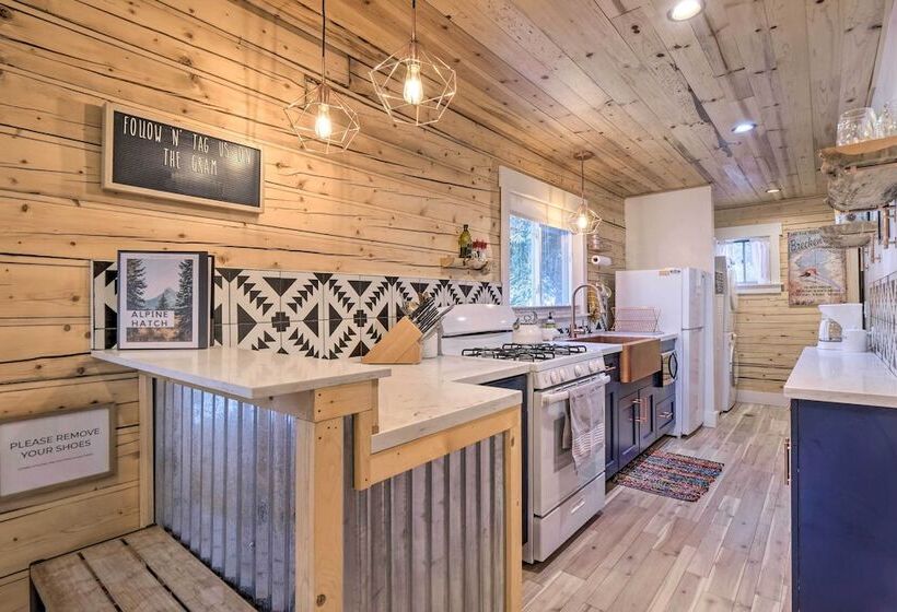 Picturesque Alma Log Cabin W/ Deck & Grill!