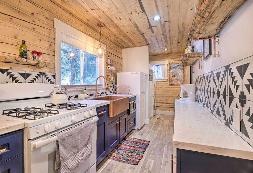 Picturesque Alma Log Cabin W/ Deck & Grill!