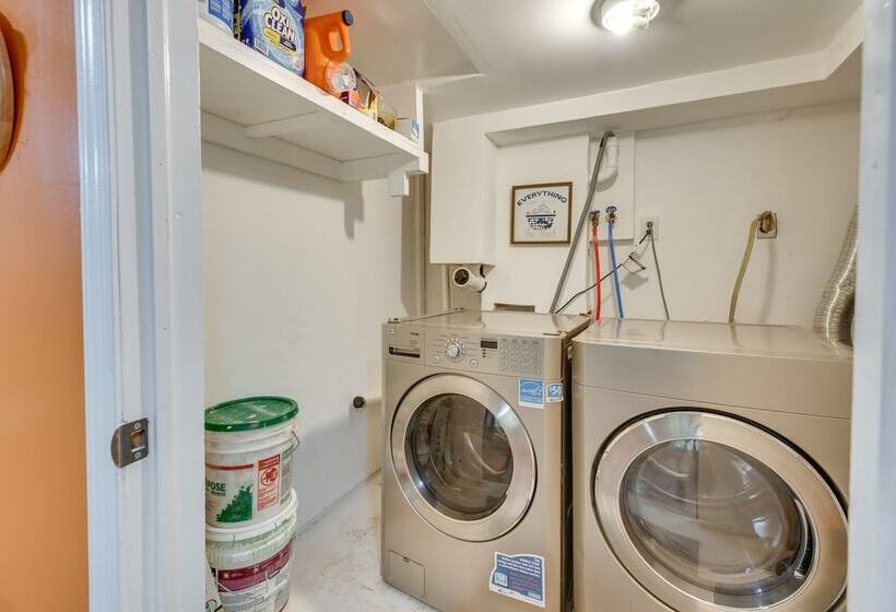 Poconos Home W/ Hot Tub, Game Room & Lake Access!