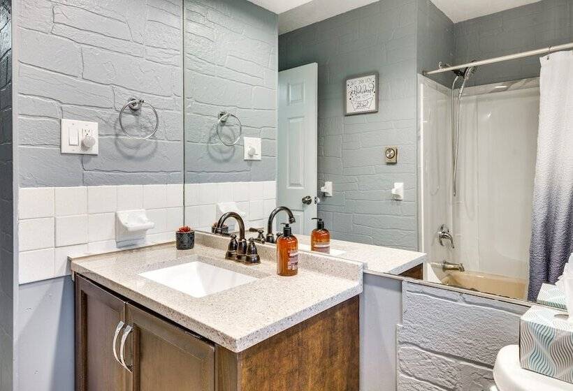 Poconos Home W/ Hot Tub, Game Room & Lake Access!