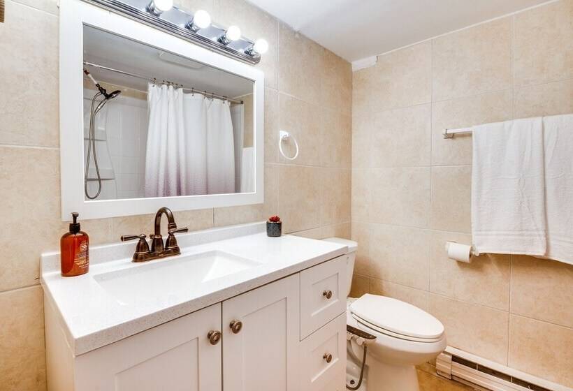 Poconos Home W/ Hot Tub, Game Room & Lake Access!