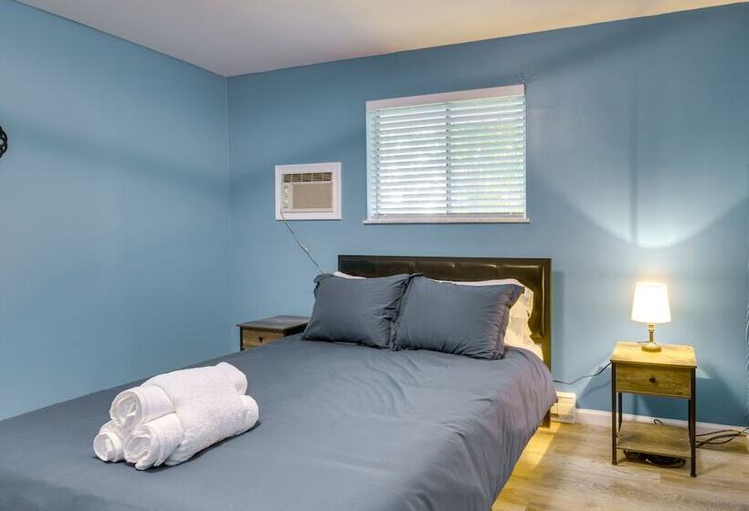 Poconos Home W/ Hot Tub, Game Room & Lake Access!