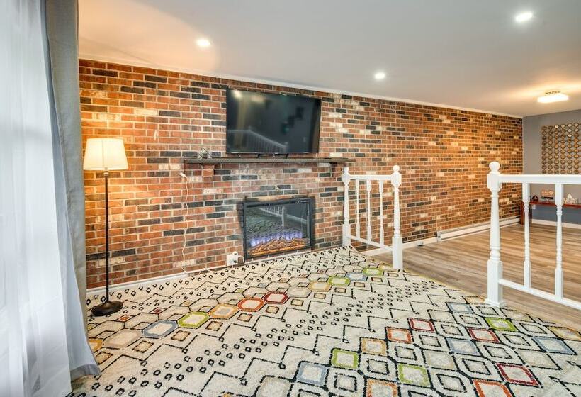 Poconos Home W/ Hot Tub, Game Room & Lake Access!