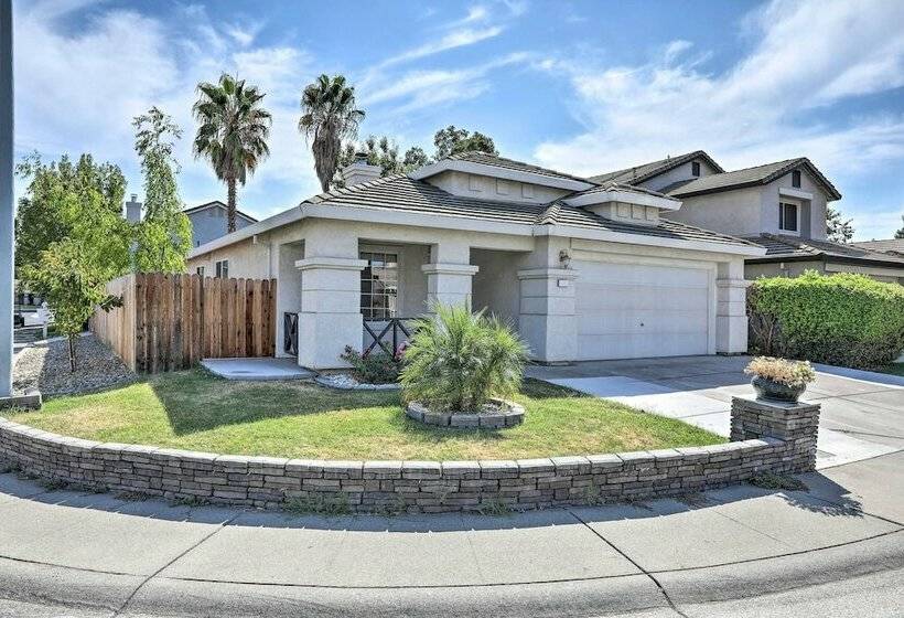 Roseville Abode ~ 22 Miles To Sacramento!