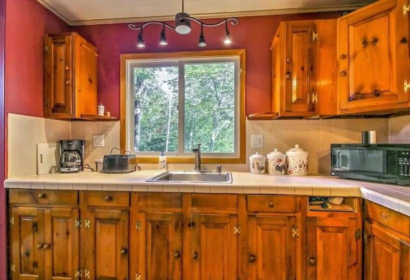 Rustic Intervale Hideaway W/ Deck & Wooded Views!