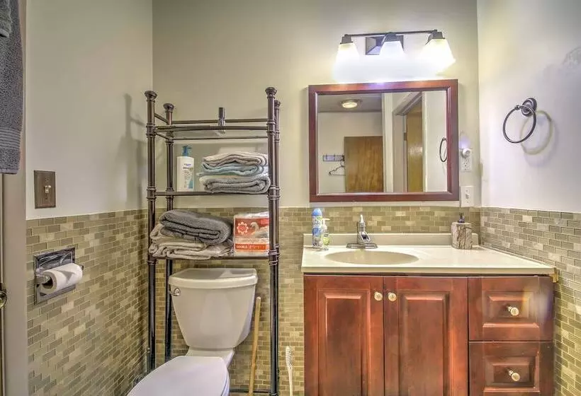 Rustic Intervale Hideaway W/ Deck & Wooded Views!